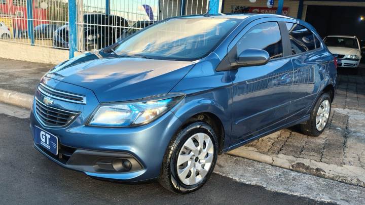 Onix LT na GT Multimarcas